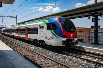 Italia-Svizzera, treni soppressi e ritardi infiniti: «Questo "servizio" è un fallimento»