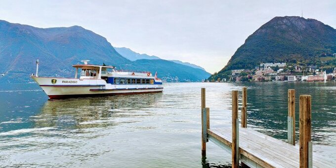 Il battello sul Ceresio: le 5 gite in giornata da Lugano (e quanto costa davvero, dal Giro dei Grotti da 20 CHF alla traversata per Morcote)