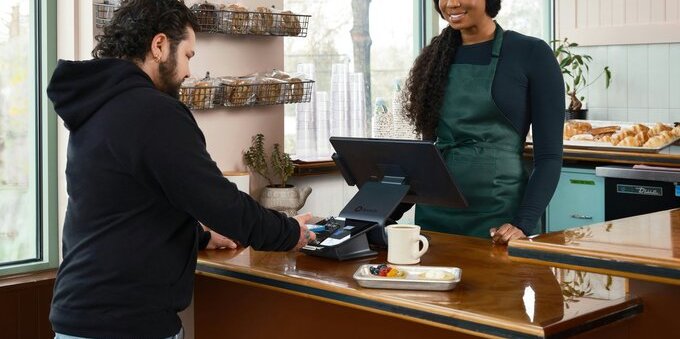 Visa apre le stablecoin a 200 milioni di esercenti: la piattaforma VSP è live, e la Svizzera aspetta ancora il franco digitale