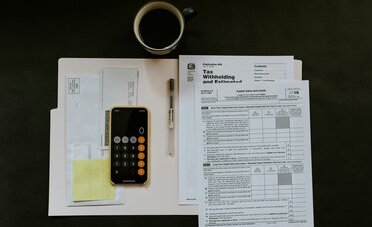 Imposta preventiva in Svizzera: la guida pratica per farti rimborsare il 35% trattenuto su interessi e dividendi (e i 3 errori che te lo fanno perdere)