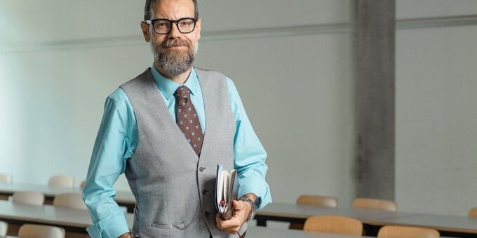 Stress e ansia, ecco contro cosa combattono i giovani oggigiorno. Il commento dello psicologo Lorenzo Pezzoli della Supsi