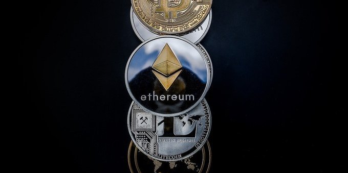 Bitcoin e Ether in rialzo: è il miglior mese dal 2021. Scopriamo perché