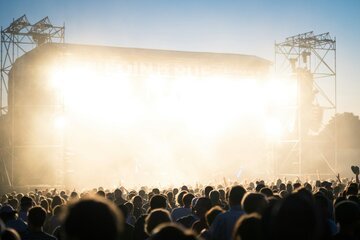 Estival Jazz 2026, la fine dell'era gratis: due serate a pagamento e una libera in Piazza della Riforma. Ecco il programma e quanto costa davvero