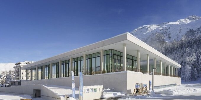 Un difetto nella costruzione. Lavori per 8,7 milioni alla piscina Ovaverva di St. Moritz. Chi paga?