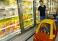 Migros, Coop, Aldi e Lidl si fanno la guerra dei prezzi: pane a 1 franco e carne più giù, ecco cosa cambia per il carrello della spesa in Ticino
