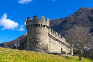 Castelli di Bellinzona, il referendum è riuscito: 4'650 firme contro i 19 milioni del Municipio, si vota in autunno