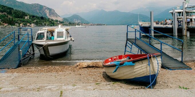 Siccità, il Lago Maggiore a un passo dal minimo storico: battelli fermi e stagione turistica sotto pressione nel Locarnese