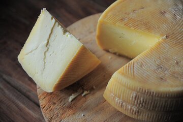 Gli Svizzeri adorano il formaggio. E tra i più richiesti, quello da raclette