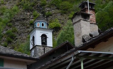 Peccia, l'unica cava di marmo bianco della Svizzera: cosa si vede in Val Lavizzara (e quanto costa passarci una settimana, dai 200 CHF di alloggio)