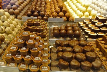 Svizzeri attenti alla linea: nel 2022 hanno mangiato meno cioccolato