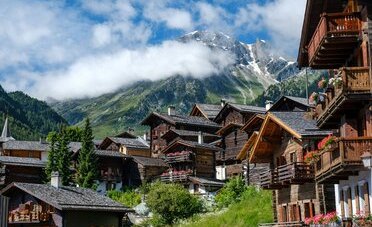 Bosco Gurin, il paese che in Ticino parla tedesco: è candidato a "villaggio svizzero dell'anno" (e si vota fino al 27 luglio)