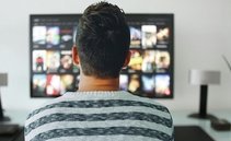 Netflix in difficoltà: crescono gli abbonati, ma per Wall Street restano troppo pochi