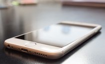 La politica zero Covid in Cina mette a rischio la consegna di iPhone 14 per Natale