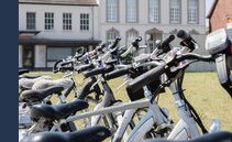 Agli svizzeri piacciono sempre più le e-bike. Nel 2021 su le richieste del 9,4%