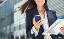 Carenza di manodopera: il Consiglio federale punta sul reinserimento delle donne