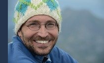 INTERVISTA Cani da guardia per difendere le greggi dai lupi. Felix Hahn: «In Ticino e Grigioni la richiesta non è mai stata così alta»