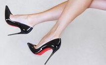 Scarpe nuove? Siate pronti a pagarle care: in un anno sono cresciute fin del 30%