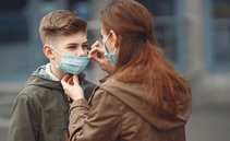 Covid: 17'519 casi. Abolito l'obbligo di mascherina per gli studenti