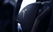 Il crollo di Tesla in borsa: tutta colpa di Twitter o forse c'entra la paura del Covid?