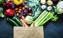 Agli svizzeri piace il bio: sale all'11,2% la quota di mercato alimentare. I Grigioni al top tra i produttori