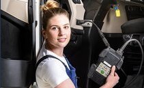 Ma quale disparità di genere: sempre più donne scelgono un apprendistato nel settore automobilistico. I numeri