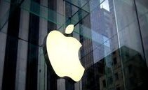 Apple corre ai ripari e mette freno alle assunzioni. Caos sui mercati